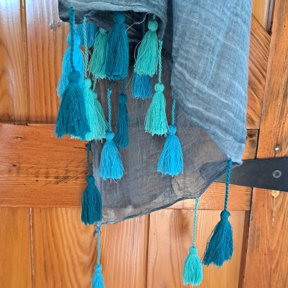 Indaba Scarf with Tassels - Picture 3 of 9